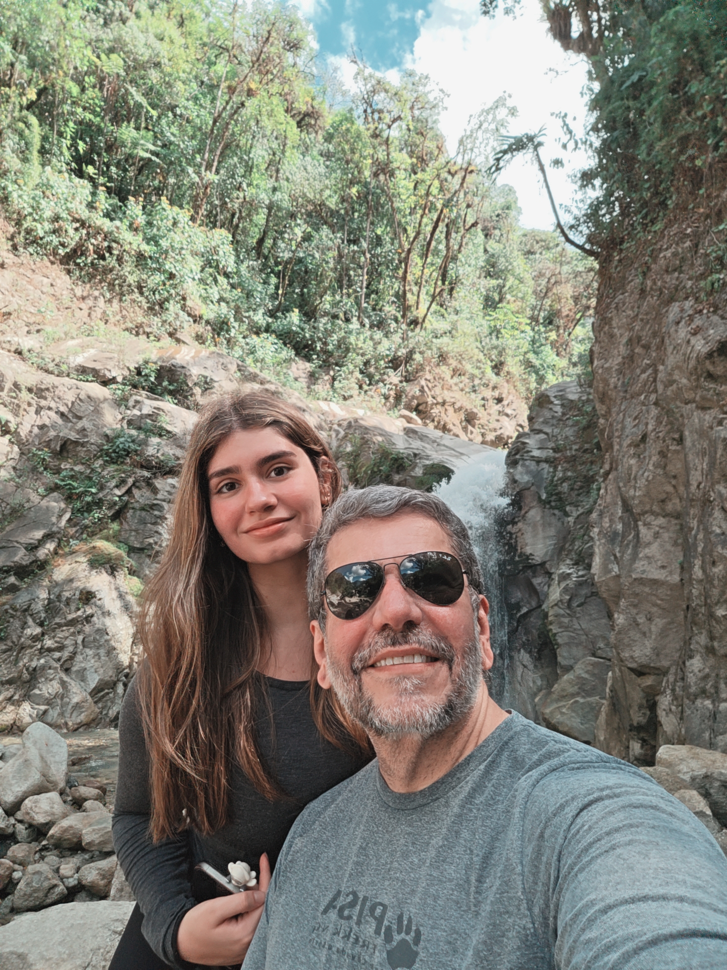 Nós dois de novo, do outro lado do poço